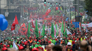 Drohende Werksschlie&szlig;ung bei Audi: Tausende Menschen demonstrieren in Br&uuml;ssel