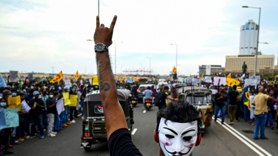 Sri Lanka: manifestation monstre &agrave; Colombo contre le pr&eacute;sident Rajapaksa