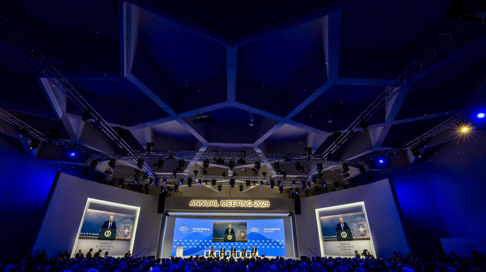 Trump, 'l'Ue ci tratta male, far&ograve; qualcosa per bilanciare'