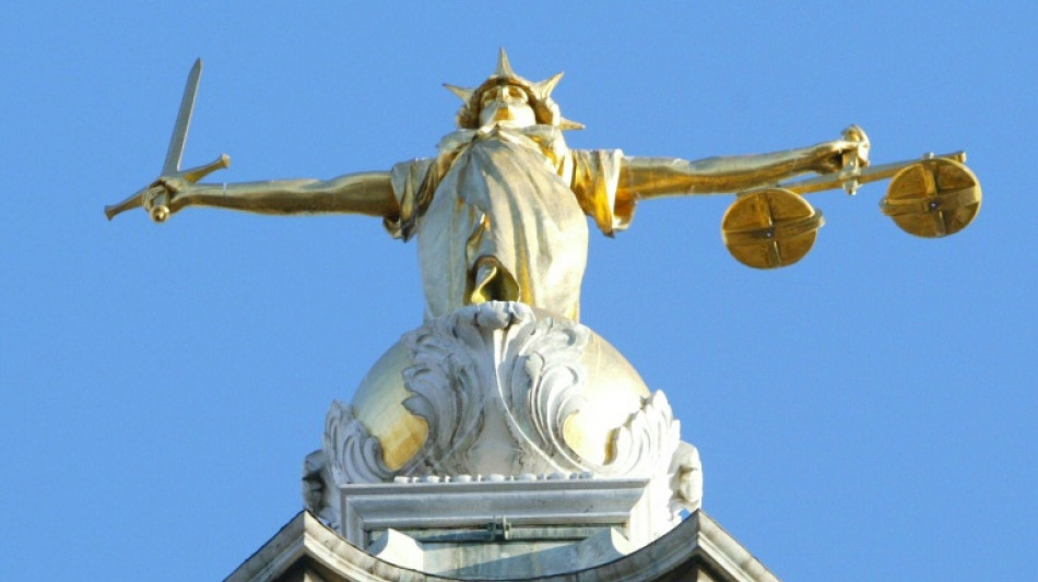 Trois Iraniens inculp&eacute;s pour espionnage pr&eacute;sent&eacute;s devant la justice au Royaume-Uni