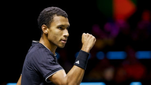 Auger-Aliassime vence Zhizhen na 1&ordf; rodada do ATP 500 de Dubai