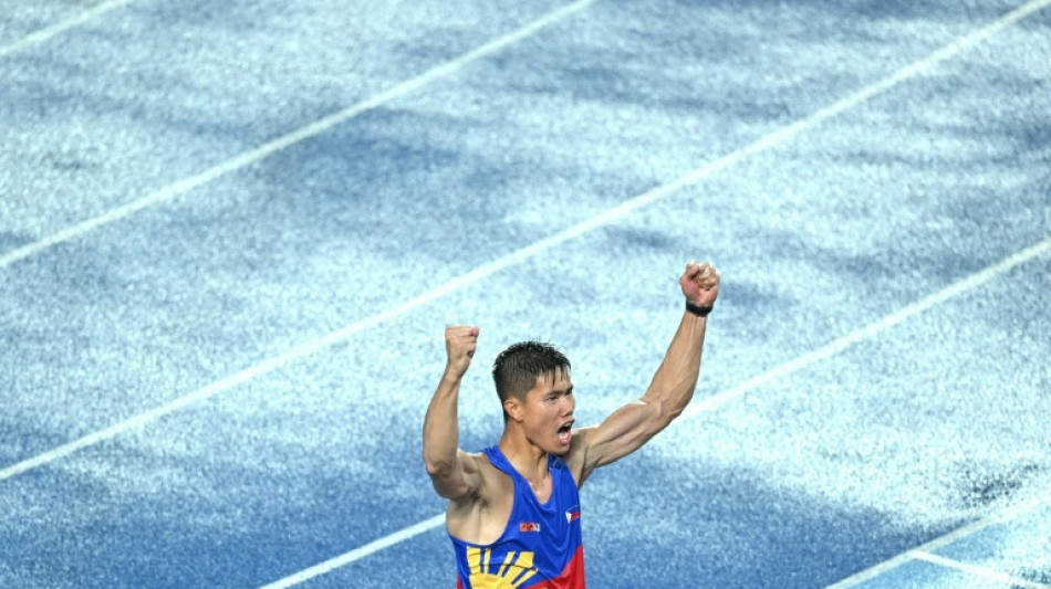 World no.3 pole vaulter auctions off winning shoes for Philippine kids