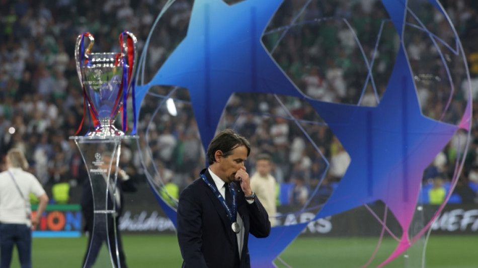 Inter de Mil&atilde;o anuncia sa&iacute;da do t&eacute;cnico Simone Inzaghi