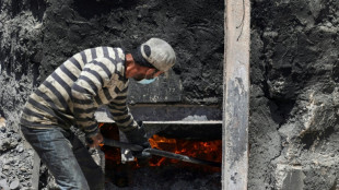 A Gaza, br&ucirc;ler le plastique pour en faire du carburant pas cher