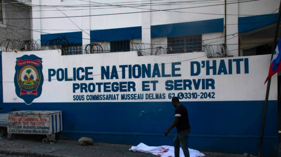 Viol&ecirc;ncia das gangues deixa corpos nas ruas de Porto Pr&iacute;ncipe e provoca &ecirc;xodo