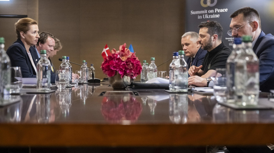 Zelensky, 'Russia partecipi al prossimo summit per la pace'
