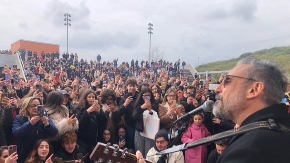 Brunori Sas &egrave; tornato in Calabria, 'la popolarit&agrave;? No, grazie'