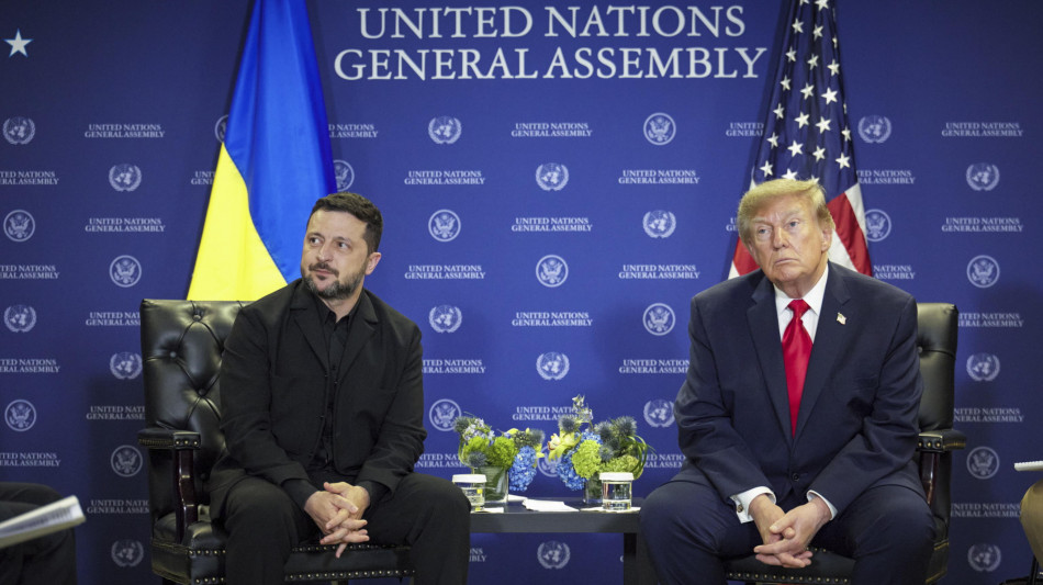 Trump, 'Zelensky non sa di cosa parla, dovrebbe esserci un altro a negoziare'