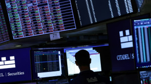Wall Street accentue ses pertes plomb&eacute;e par la guerre commerciale
