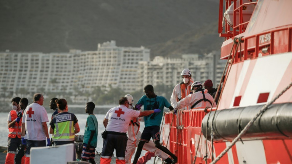 Rescuers continue search for migrants off Canary Isles
