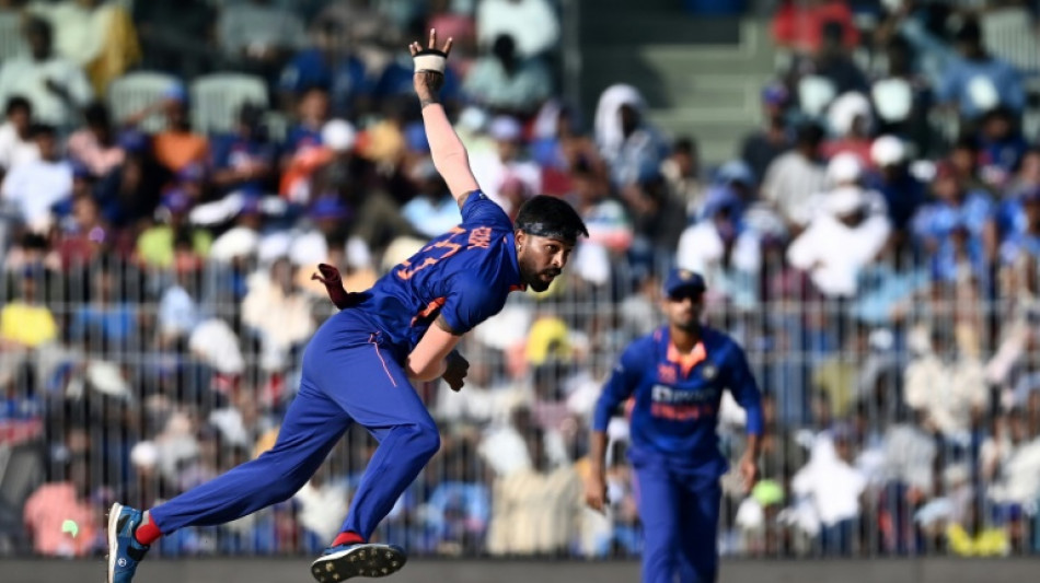 India's Pandya, Kuldeep hold Australia to 269 in ODI decider