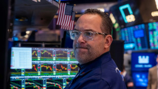 Stocks rally rolls on in US, fizzles elsewhere 