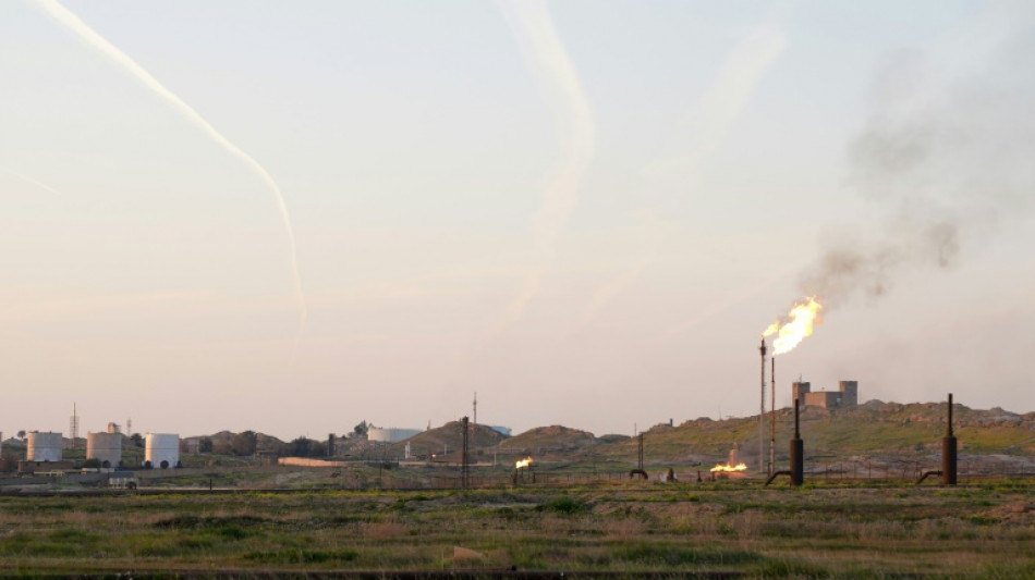 Arabia Saudita, Emiratos, Argelia e Irak anuncian recorte de producci&oacute;n de crudo