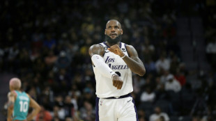 NBA: James brille lors de la seconde victoire cons&eacute;cutive des Lakers &agrave; San Antonio