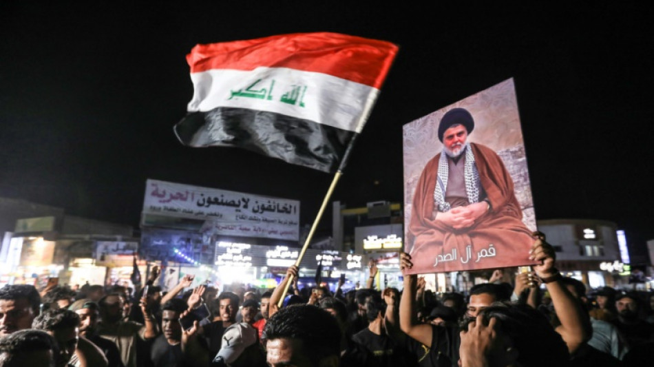 Hunderte Anh&auml;nger des Schiiten-F&uuml;hrers Sadr st&uuml;rmen irakisches Parlament