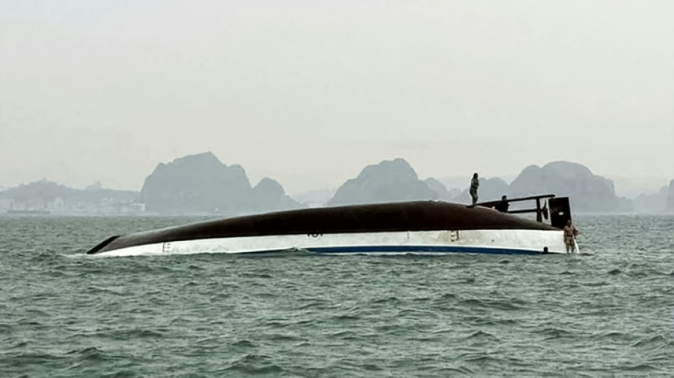 Naufrágio de barco turístico no Vietnã deixa pelo menos 28 mortos