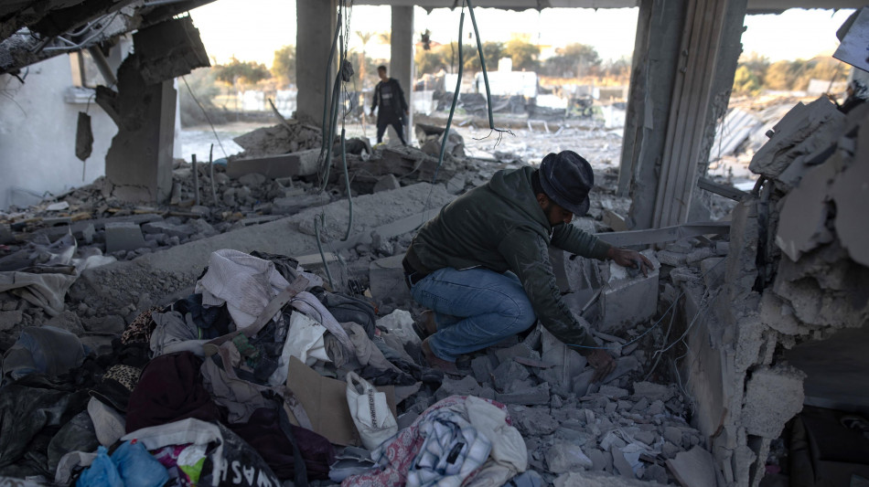 Attacco israeliano a nord di Khan Younis, cinque morti