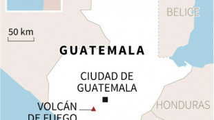 Unas 350 personas son evacuadas por la erupci&oacute;n del volc&aacute;n de Fuego de Guatemala