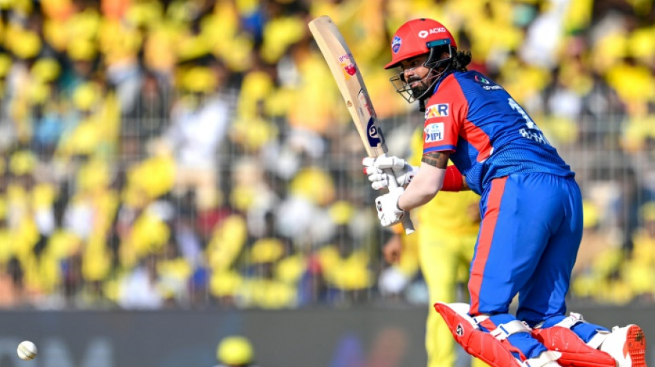 Rahul guides Delhi to third straight IPL victory