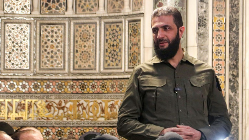 V&aacute;rios ex-rebeldes, incluindo jihadistas estrangeiros, s&atilde;o nomeados oficiais do Ex&eacute;rcito s&iacute;rio