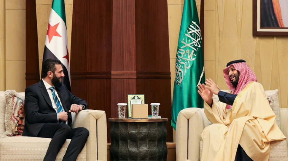 Presidente s&iacute;rio se re&uacute;ne com pr&iacute;ncipe saudita em sua primeira visita ao exterior