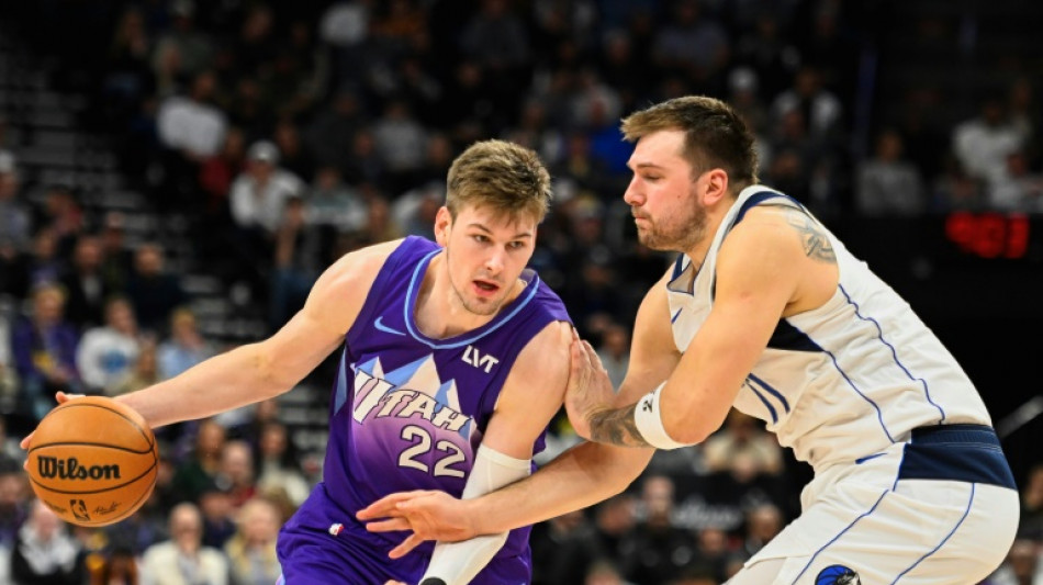 NBA: Utah enfonce Dallas dans le match des mal class&eacute;s