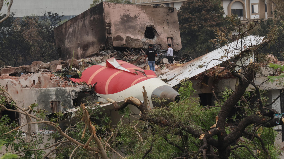 Wsj, 'i motori del volo Air India sono stati spenti'