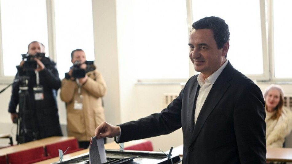 Kosovo vot&oacute; en legislativas, Primer ministro saliente adelante, seg&uacute;n encuestas