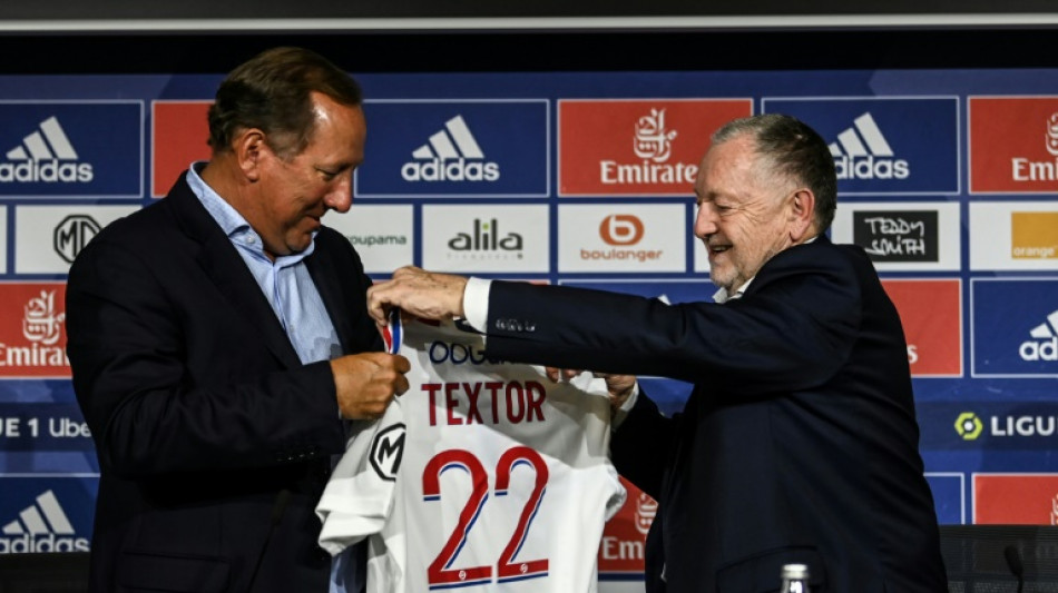 L'Olympique lyonnais passe sous pavillon am&eacute;ricain, Aulas reste aux manettes