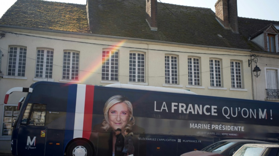 Pr&eacute;sidentielle: les candidats tentent de mobiliser sur fond de guerre en Ukraine