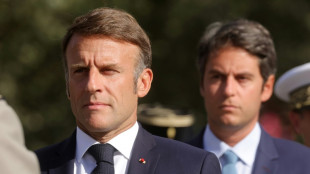 En qu&ecirc;te d'un nom pour Matignon, Macron poursuit ses consultations