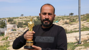 Cineasta palestino dice que los colonos israel&iacute;es lo atacaron por su premio &Oacute;scar