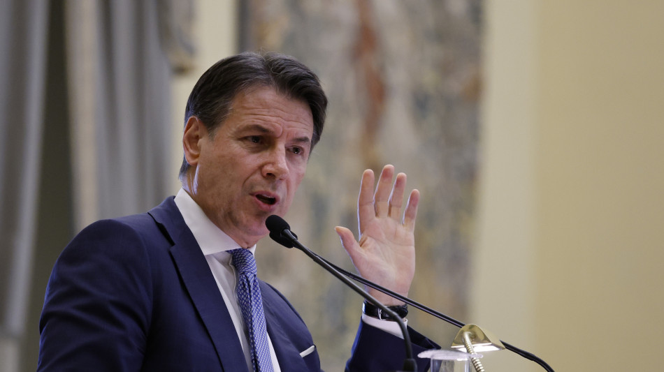 Conte, governo si preoccupa di rendere i politici intoccabili