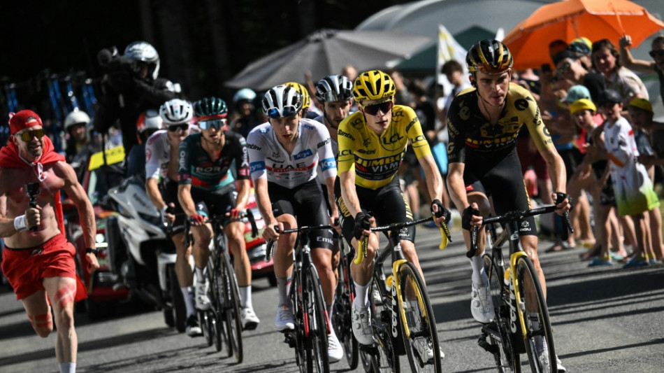 Tour: Zuschauer l&ouml;st Massensturz aus