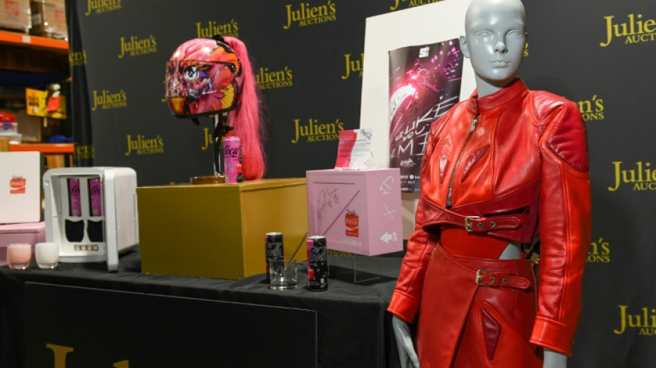 Traje de "Motomami" de Rosal&iacute;a va a subasta en California