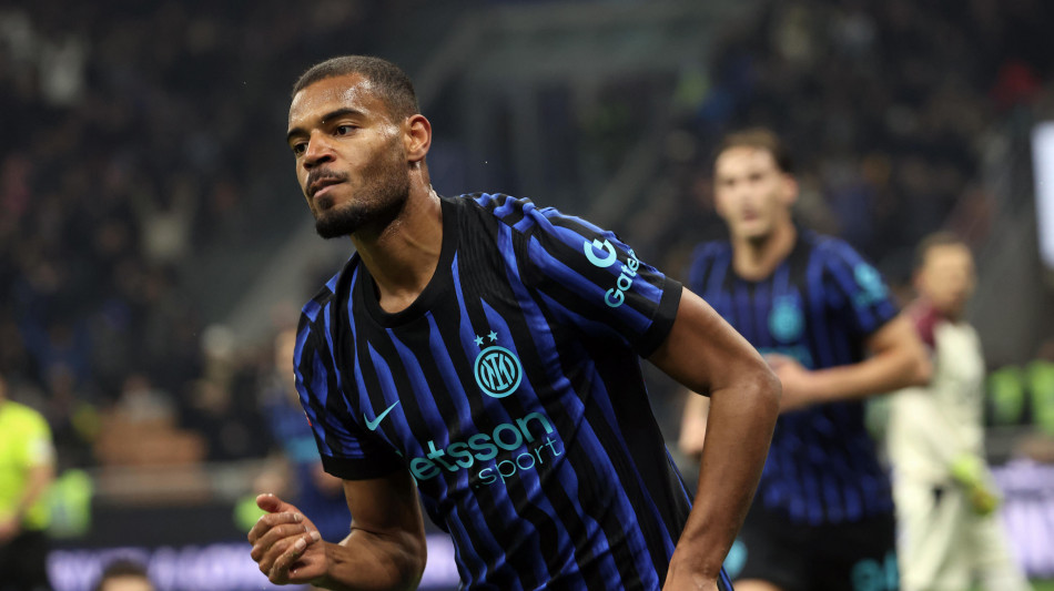 Calcio: l'Inter prepara la sfida al Napoli, Darmian e Diouf verso il recupero