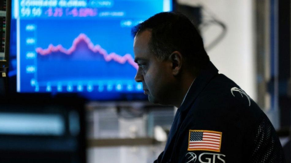  Wall Street &eacute;volue en repli, plomb&eacute;e par les technologies