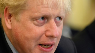 Boris Johnson combatif au Parlement malgr&eacute; la fronde dans son camp