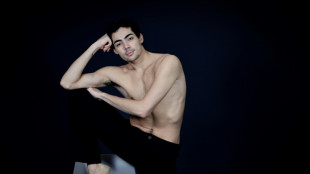 Tr&ecirc;s anos ap&oacute;s deixar a R&uacute;ssia, bailarino brasileiro Victor Caixeta vive um dia de cada vez no bal&eacute;