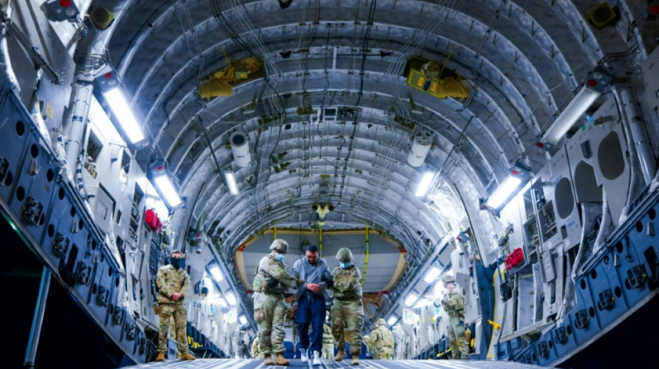 EUA envia 17 supostos 'criminosos violentos' do Tren de Aragua e MS-13 para El Salvador