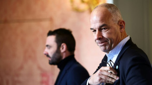 Agriculteurs: la FNSEA fait monter les ench&egrave;res, pr&eacute;f&egrave;re la "stabilit&eacute;" gouvernementale