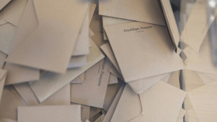 Au lendemain des municipales, zizanie &agrave; gauche, appel &agrave; l'union &agrave; droite 