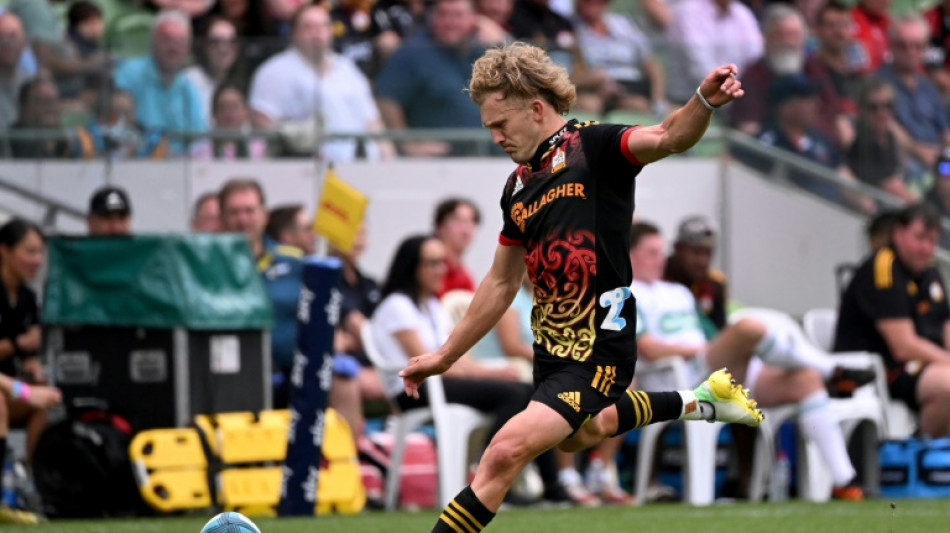 Robertson spies title-winning qualities in Super Rugby rival Chiefs