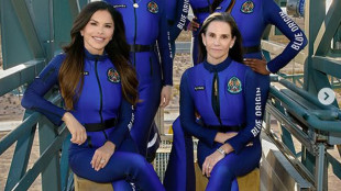 Lady Bezos firma le tute spaziali per le donne del New Shepard