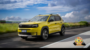 Ottobre debole per il mercato dell'auto, ma Stellantis cresce