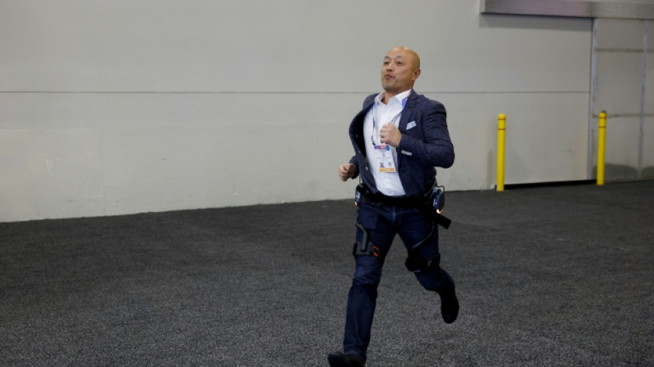 Moins chers et plus l&eacute;gers, les exosquelettes s'ins&egrave;rent dans nos vies