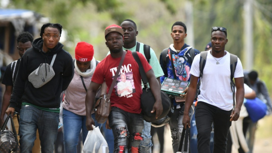 Migrantes cubanos se conforman con el sue&ntilde;o mexicano por Trump