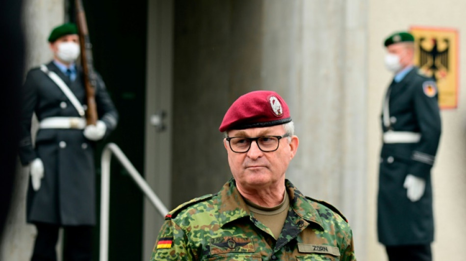 Bundeswehr verabschiedet Ex-Generalinspekteur Zorn mit Zapfenstreich