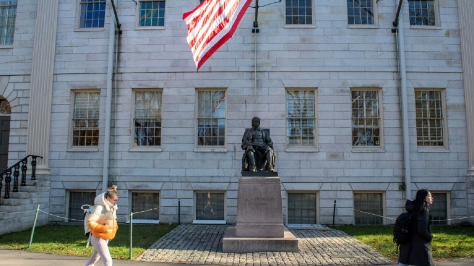 Trump congela USD 2.200 millones a Harvard tras rechazar sus exigencias