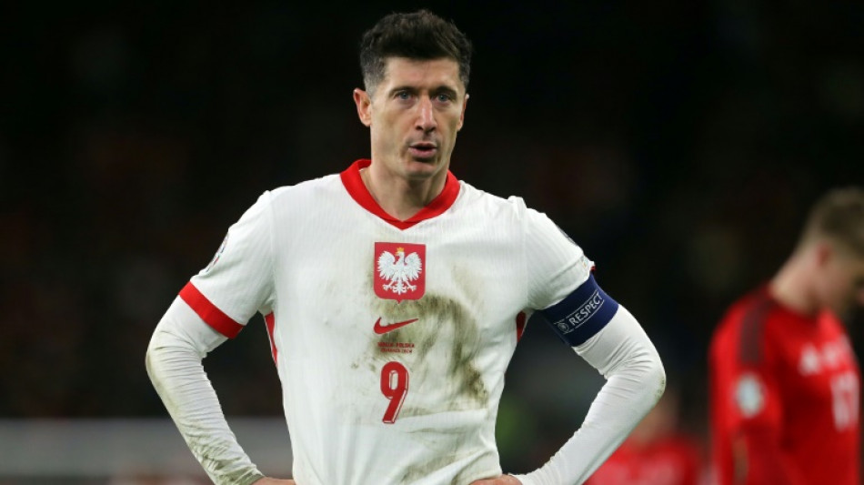 Lewandowski anuncia que n&atilde;o jogar&aacute; pela sele&ccedil;&atilde;o polonesa enquanto Michał Probierz for o treinador